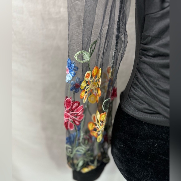 Boho Floral Embroidered Lantern Sleeves Top Black - Picture 8 of 10
